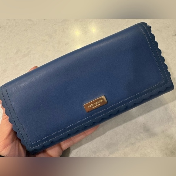 kate spade Handbags - Rare Kate Spade Scalloped Maple Court Cyndy Leather Continental Wallet Hyacinth
